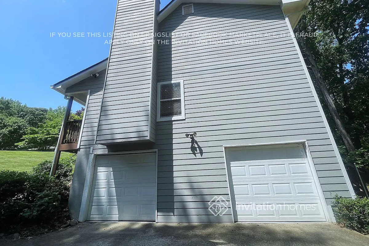 Building Photo - 1136 Norfolk Dr NW
