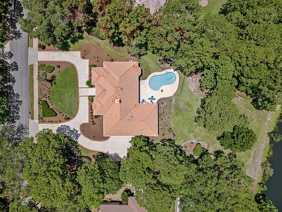 3rd image of 1451 Baytowne Ave E