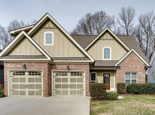 2452 Waterhaven Dr, Chattanooga, TN 37406