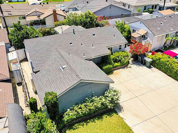 2nd image of 2828 Redondo Beach Blvd