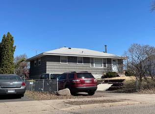 6604 7th St N, Oakdale, MN 55128