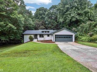 145 Braemar Dr, Fayetteville, GA 30215