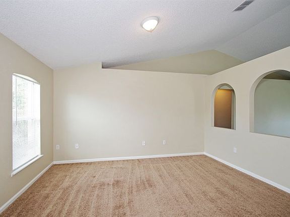 4th image of 1627 Redfin Dr