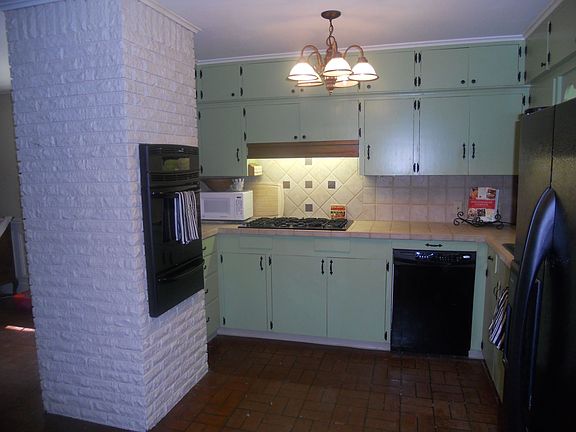 5th image of 1305 S Broadmoor Dr