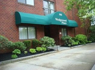 666 Main St #4TH, Winchester, MA 01890
