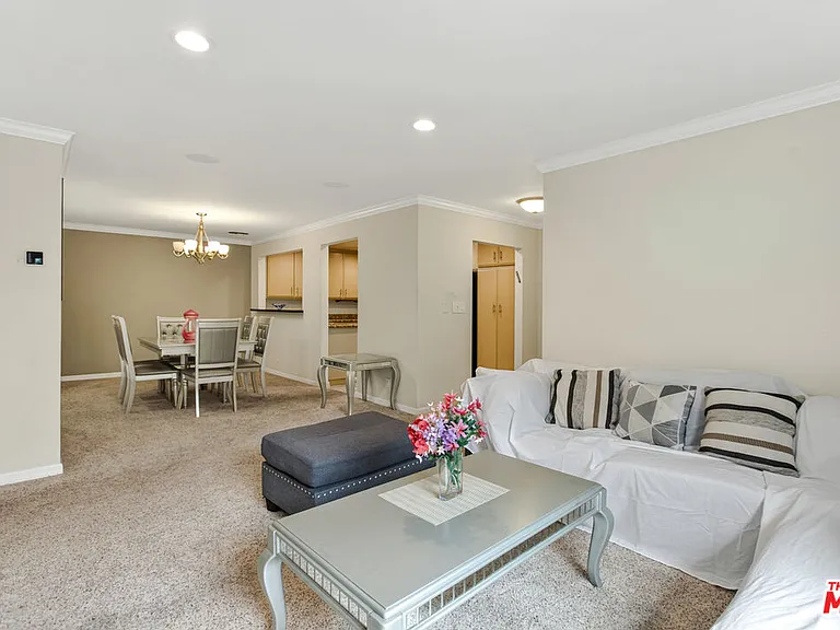1110 S Shenandoah St #8 — Photo 5