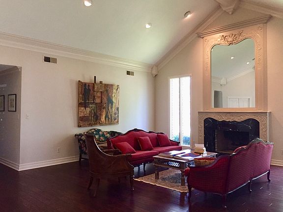 4th image of 2301 Chestnut Dr