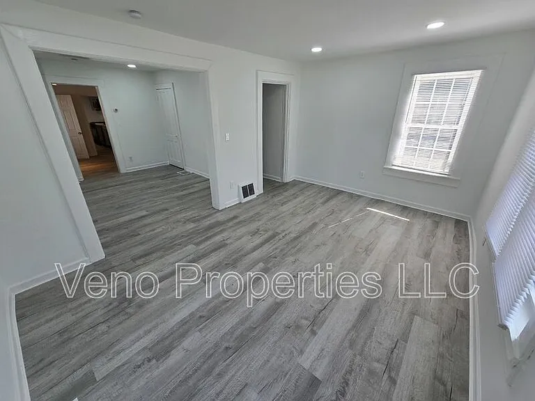 133 Bay St #A — Photo 10