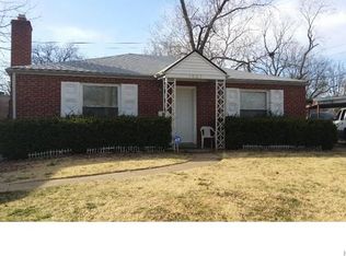 1067 Raisher Dr, Saint Louis, MO 63130