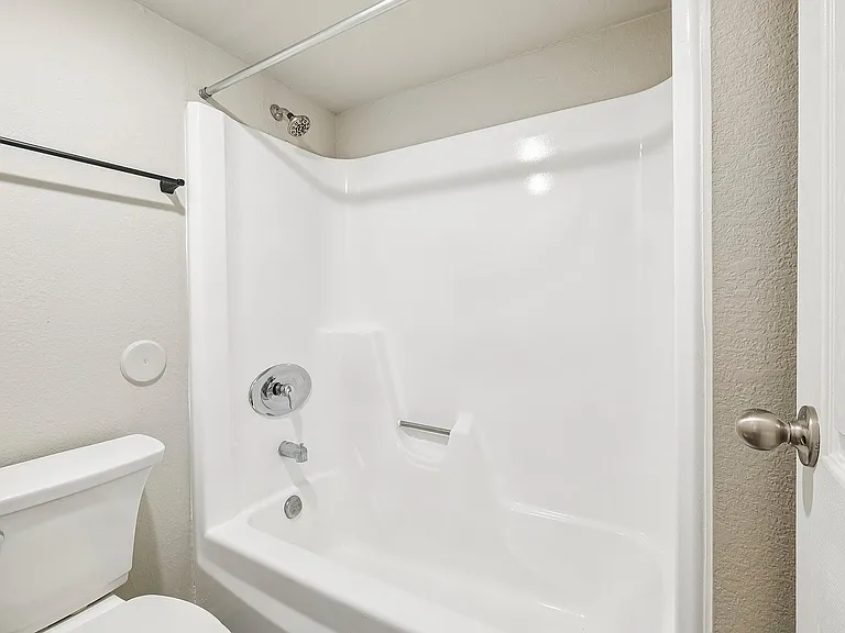 22-web-or-mls-N 23rd Ave-S0307-022