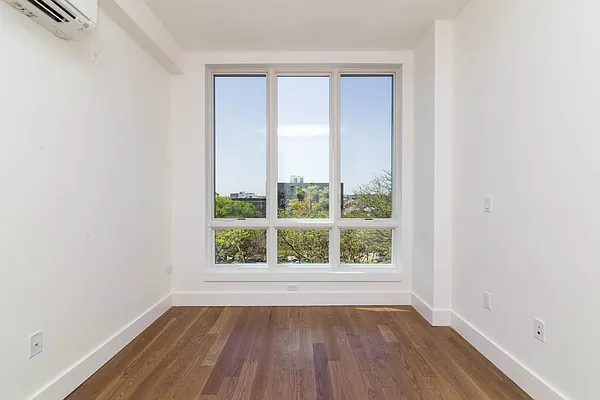 Rented by Nooklyn NYC LLC | media 52