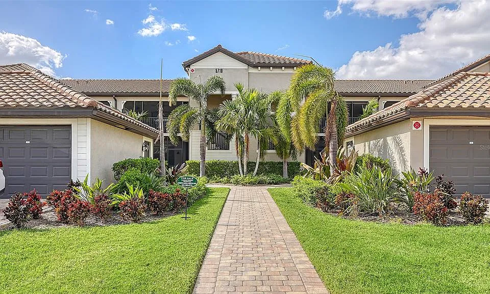 5710 Palmer Cir #201