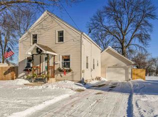 1415 Bismarck St, Green Bay, WI 54301