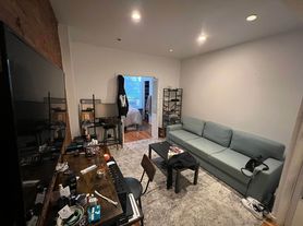 451 W 46th St