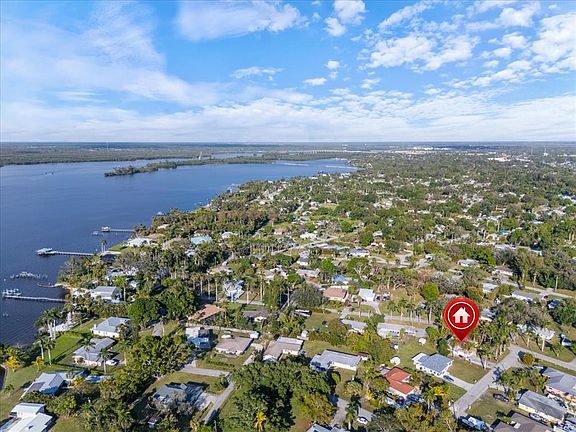 3rd image of 4241 Riverview Rd