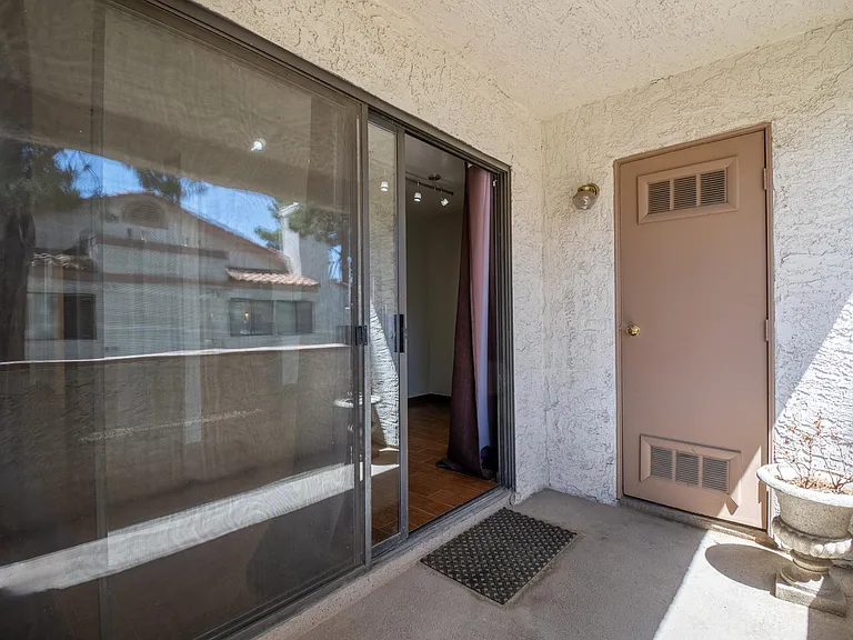 1321 Del Mar St #3 — Photo 18