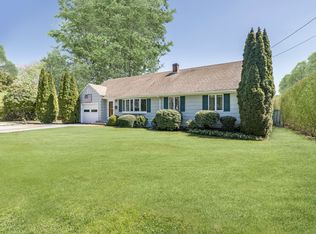 38 Conklin Ter, East Hampton, NY 11937