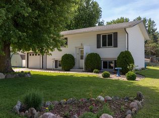 403 4th St NE, Hayfield, MN 55940