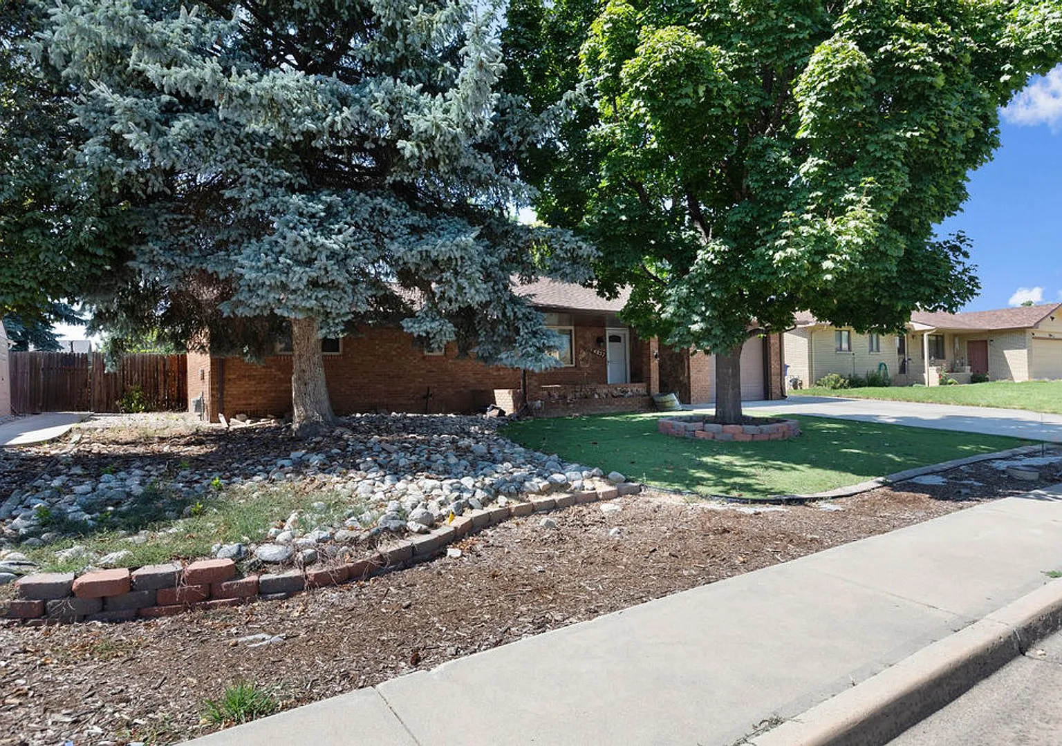 Charming 3-Bedroom Brick Ranch for Rent in Loveland! — Photo 3
