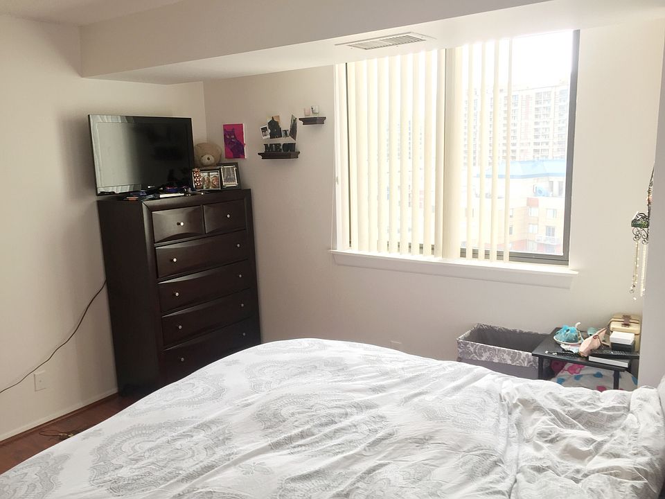 1st image of 3800 Fairfax Dr APT 1403