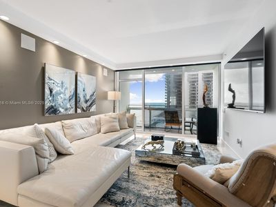 6801 Collins Ave #1108, Miami Beach, FL, 33141