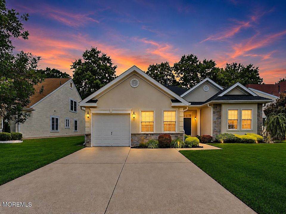 1st image of 11 Pebble Beach Boulevard