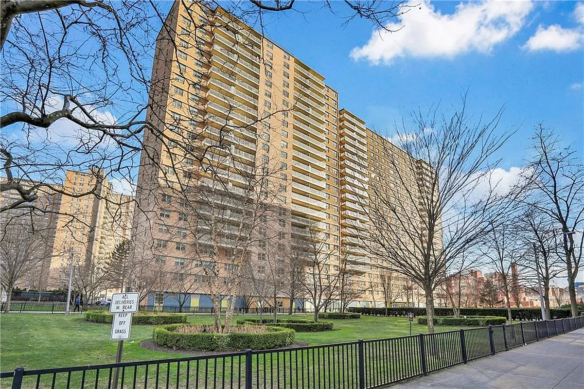 458 Neptune Ave Unit 2O  