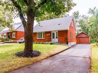 1622 Drake Ave, Ottawa, ON K1G0L8