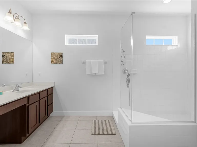 Fairview Cir — Photo 24