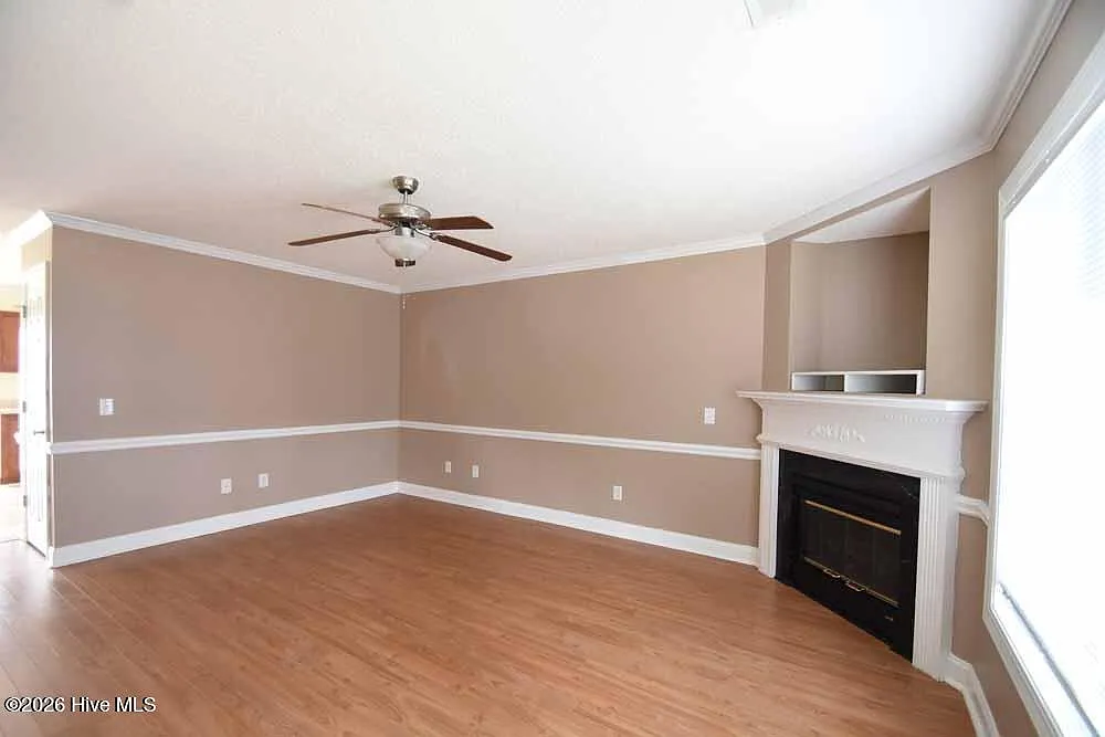 2 bed, 1.5 bath, $1,250 — Photo 2