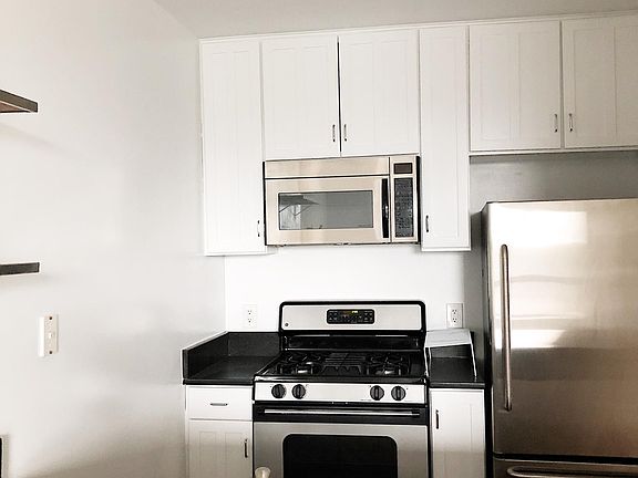 2nd image of 1200 N Hartford St APT 407