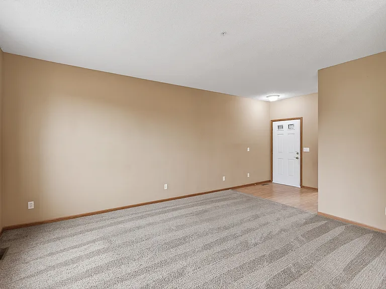 5130 Holly Ln N — Photo 7
