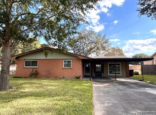 1412 Oriole Ln, Beeville, TX 78102