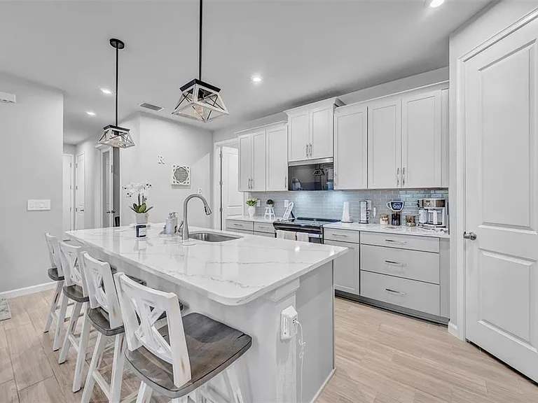 5886 Timberdale Ave — Photo 14