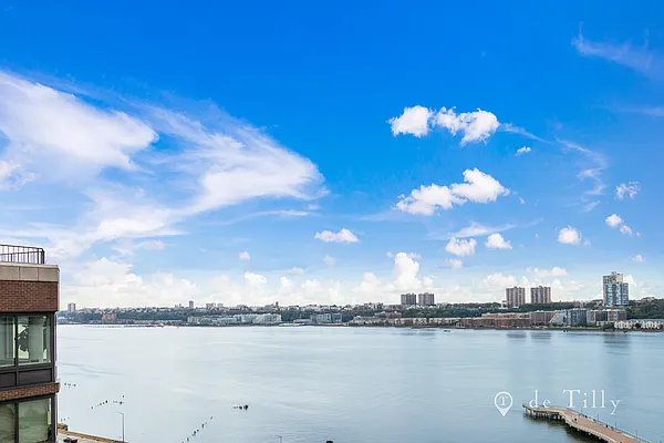 Sold by DE TILLY REAL ESTATE | media 11