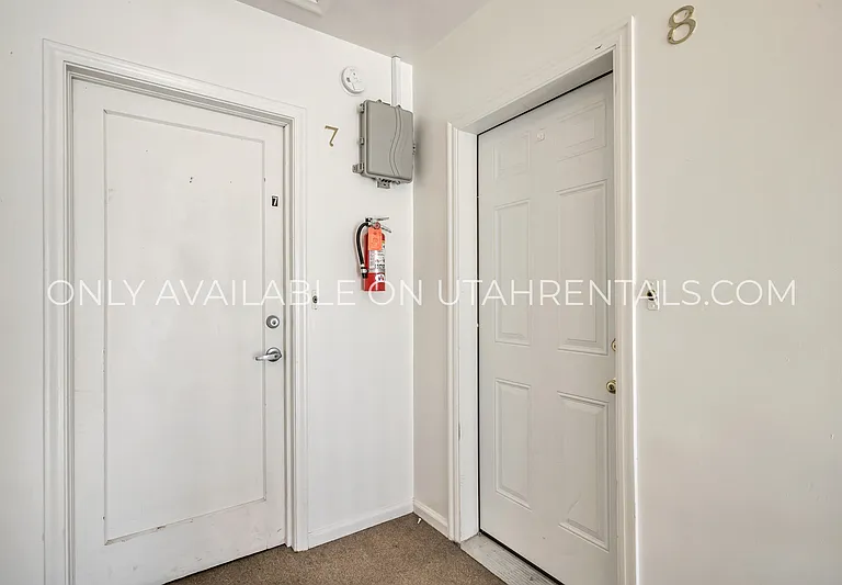 511 N 100 W #8 — Photo 14