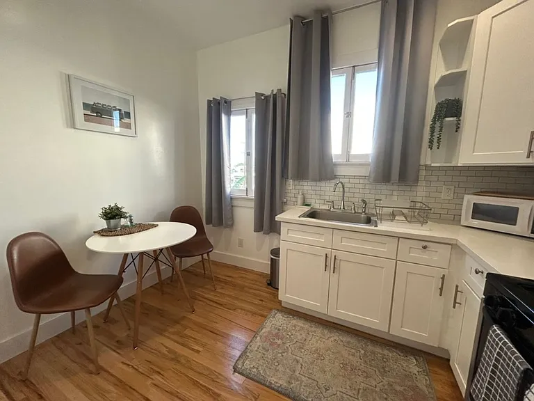 1672 S Harvard Blvd — Photo 24