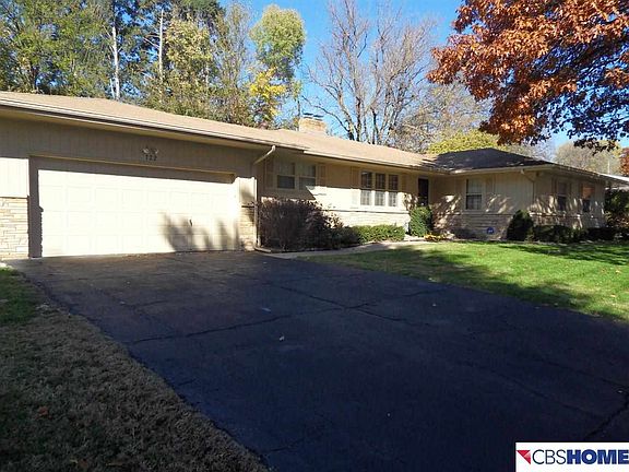 2nd image of 722 Parkwood Ln