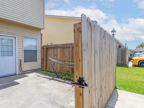 4th image of 217 Greenbriar Dr