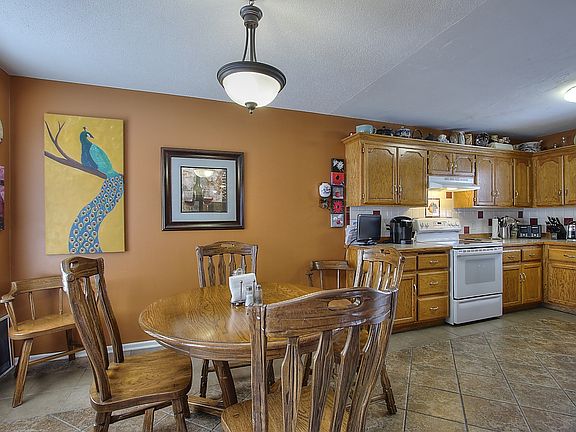 Eat-In Kit/Porcelain Floors