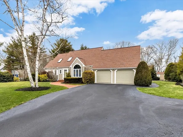 697 Mistic Dr, Barnstable, MA 02630