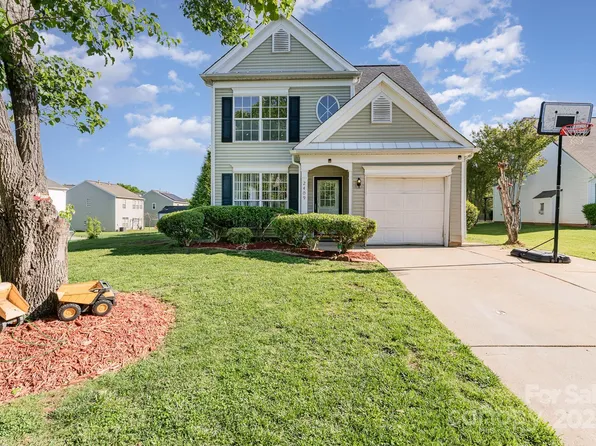 2409 Deberry Ct, Charlotte, NC 28213