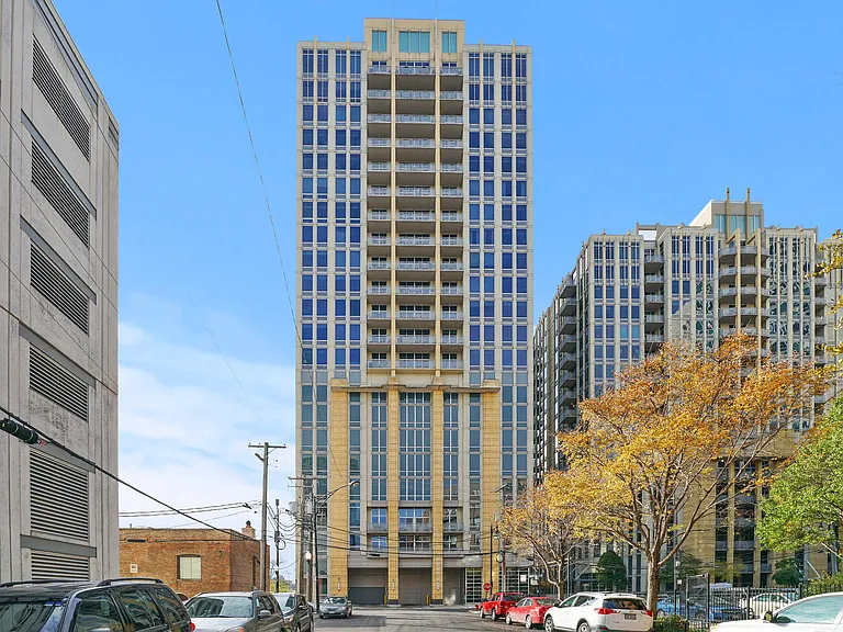 700 N Larrabee St #1203 — Photo 1