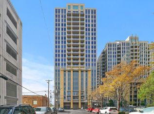 700 N Larrabee St APT 1203, Chicago, IL 60654