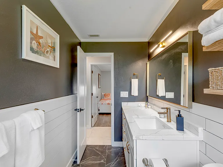 2079 N Betty Ln — Photo 16