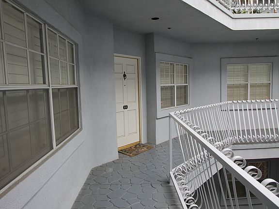 2nd image of 2025 S Beverly Glen Blvd APT 3