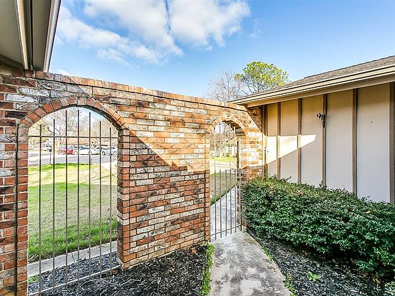 2nd image of 2110 Elaine Ct