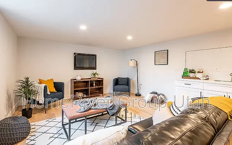 1626 E Downington Ave — Photo 21