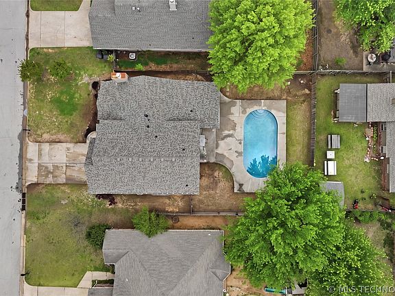 3rd image of 8434 S 111th Ave E