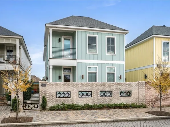 560 Bocage Ct, Covington, LA 70433